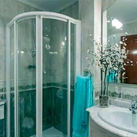 Marte Con Bano Homestay *