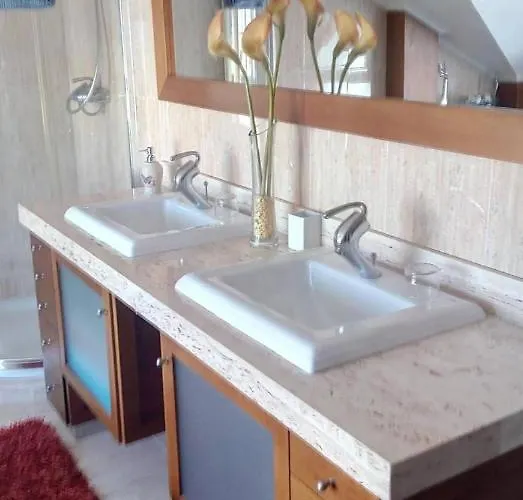 Marte Con Bano Homestay Torrelavega